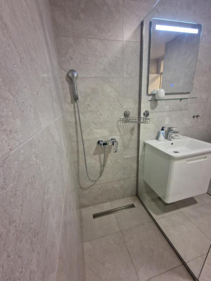 Heart Of The City - 75Sqm Suite سكوبجي المظهر الخارجي الصورة