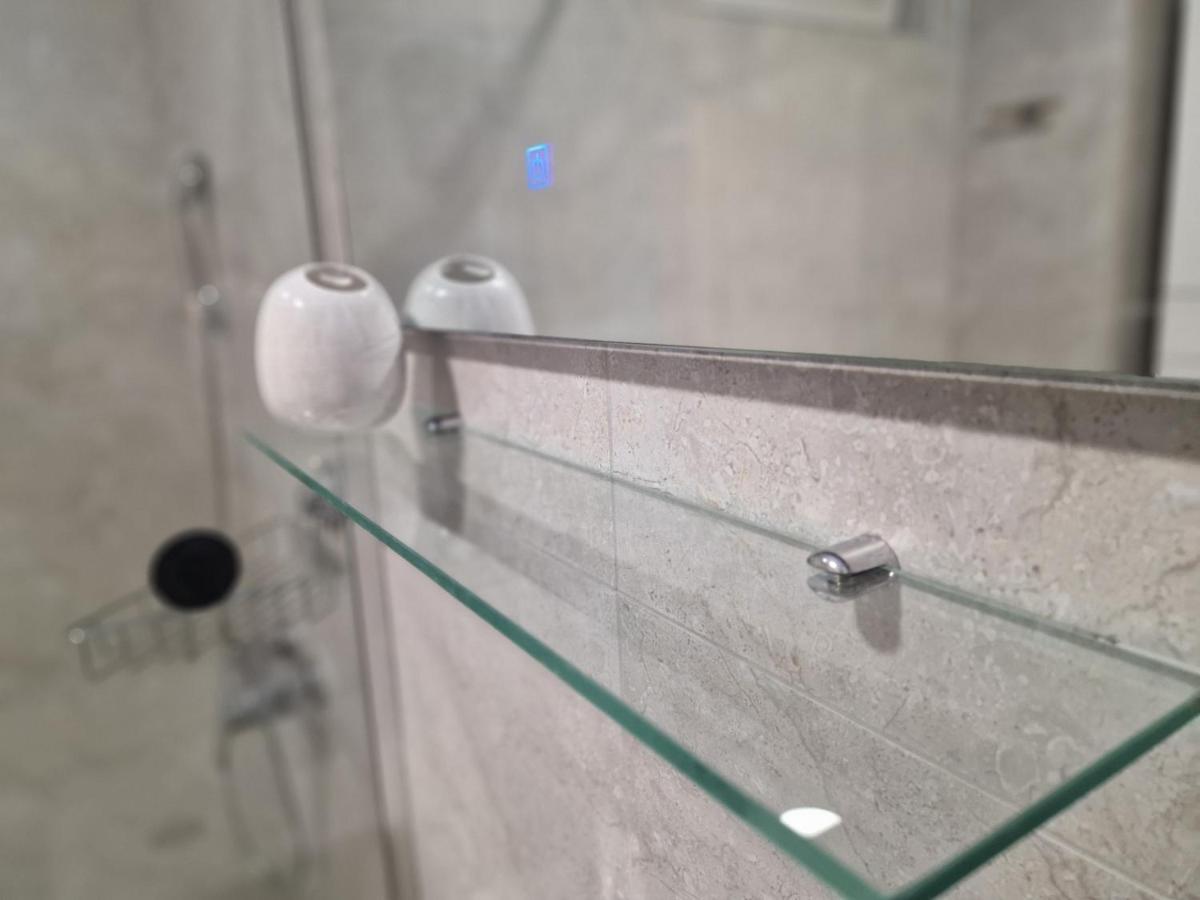 Heart Of The City - 75Sqm Suite سكوبجي المظهر الخارجي الصورة